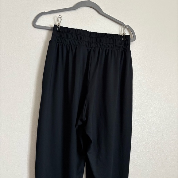 Nike AT1111-010 Women Flow Lux Dri-FIT Training Pants Loose Fit Black Size M - Picture 9 of 12